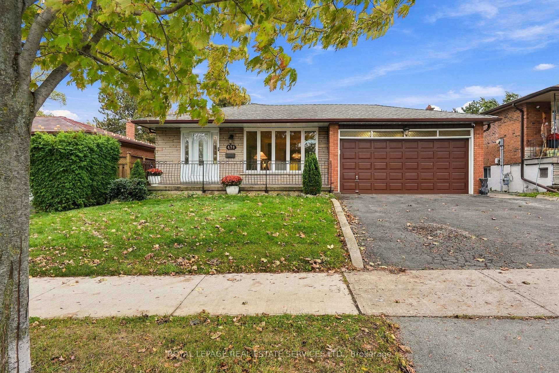 Photo 2 of 476 Michelle Row, Mississauga, Mississauga Valleys — HOMEH