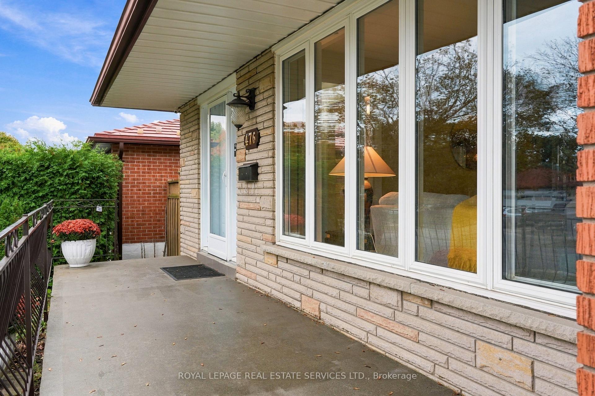 Photo 3 of 476 Michelle Row, Mississauga, Mississauga Valleys — HOMEH