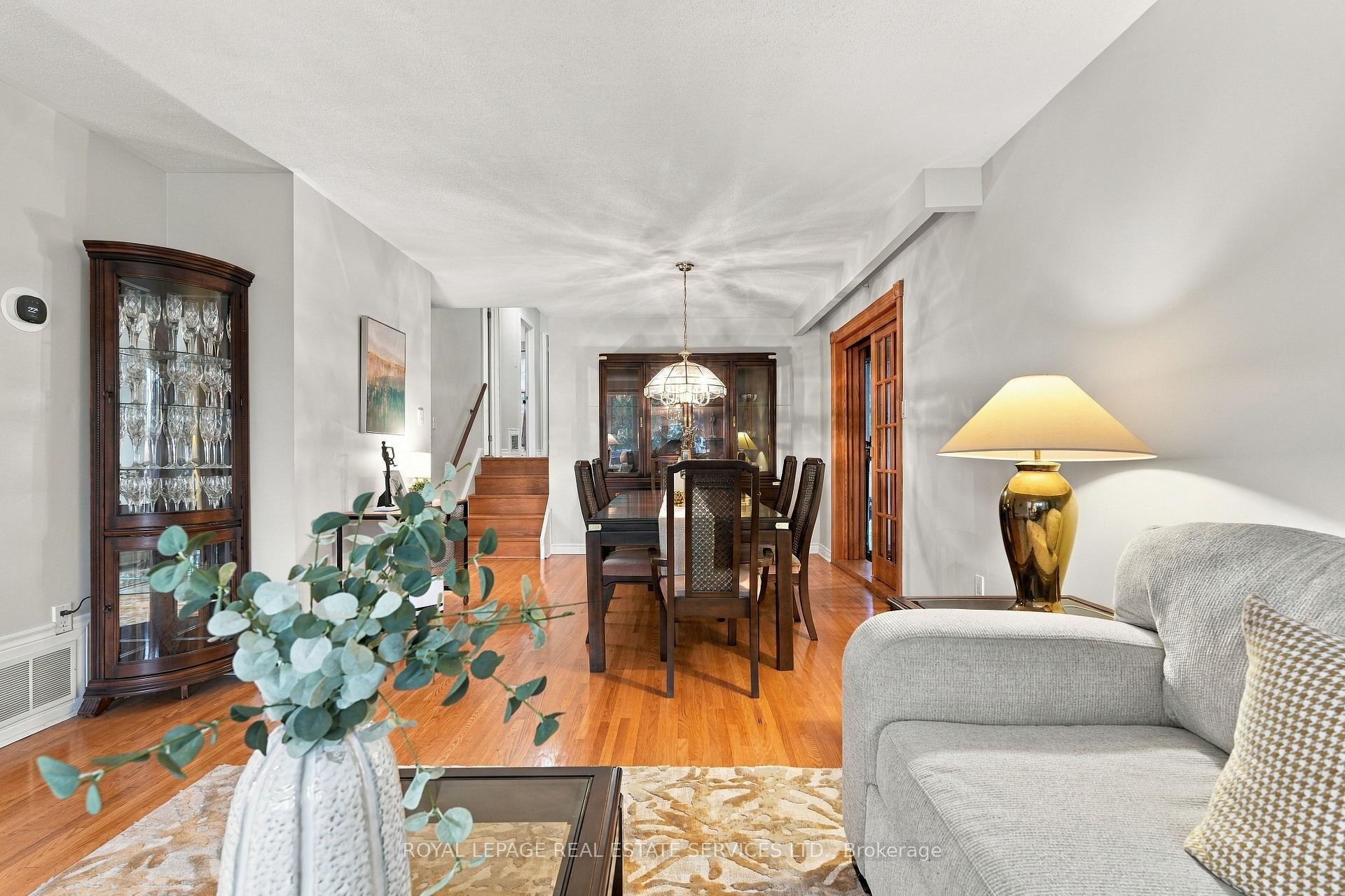 Photo 6 of 476 Michelle Row, Mississauga, Mississauga Valleys — HOMEH