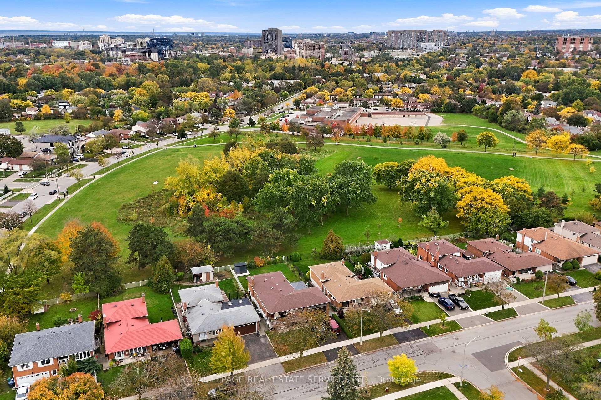Photo 30 of 476 Michelle Row, Mississauga, Mississauga Valleys — HOMEH