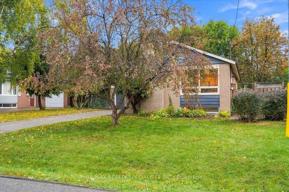 Photo 2 of 1199 Whittington Road, Mississauga, Clarkson — HOMEH