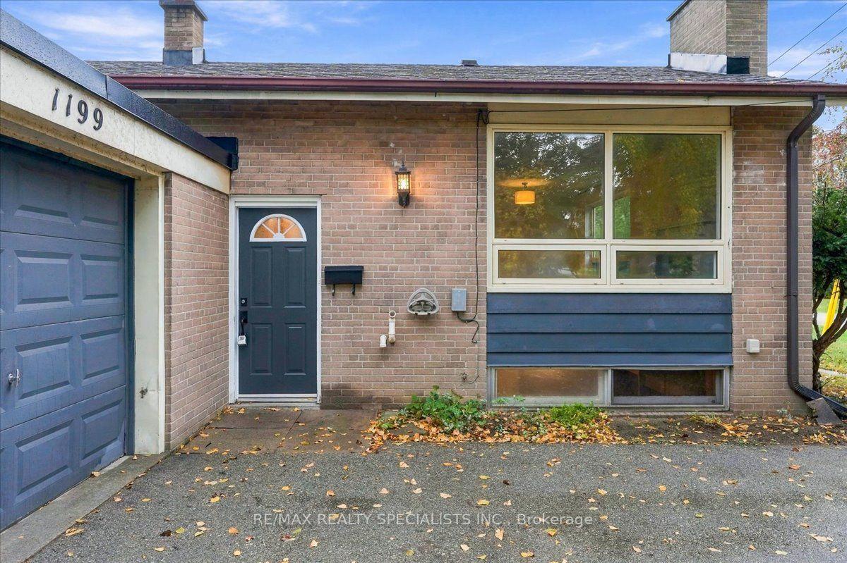 Photo 6 of 1199 Whittington Road, Mississauga, Clarkson — HOMEH