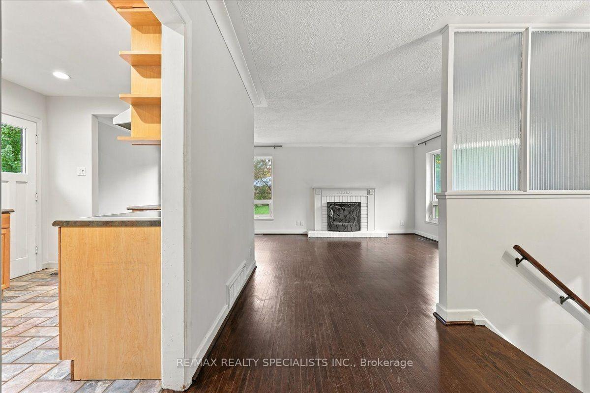 Photo 9 of 1199 Whittington Road, Mississauga, Clarkson — HOMEH