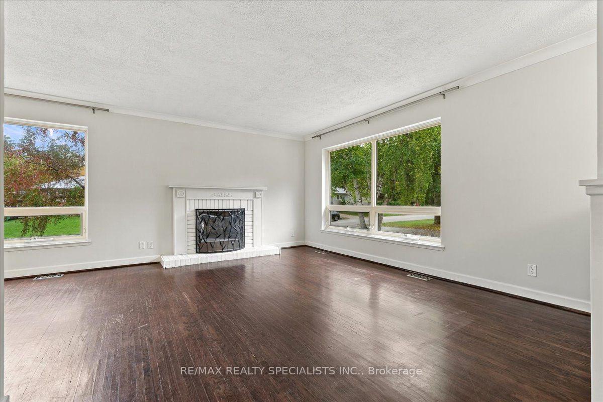 Photo 10 of 1199 Whittington Road, Mississauga, Clarkson — HOMEH