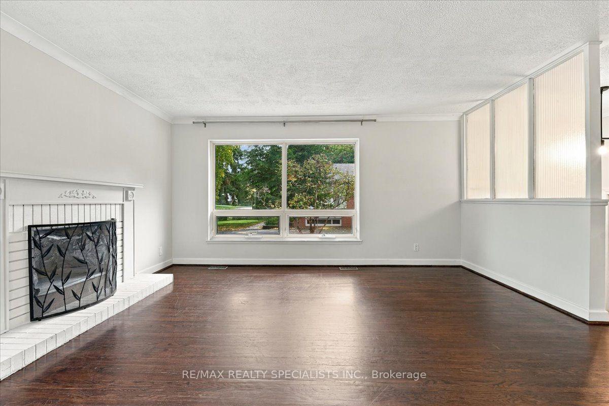 Photo 12 of 1199 Whittington Road, Mississauga, Clarkson — HOMEH