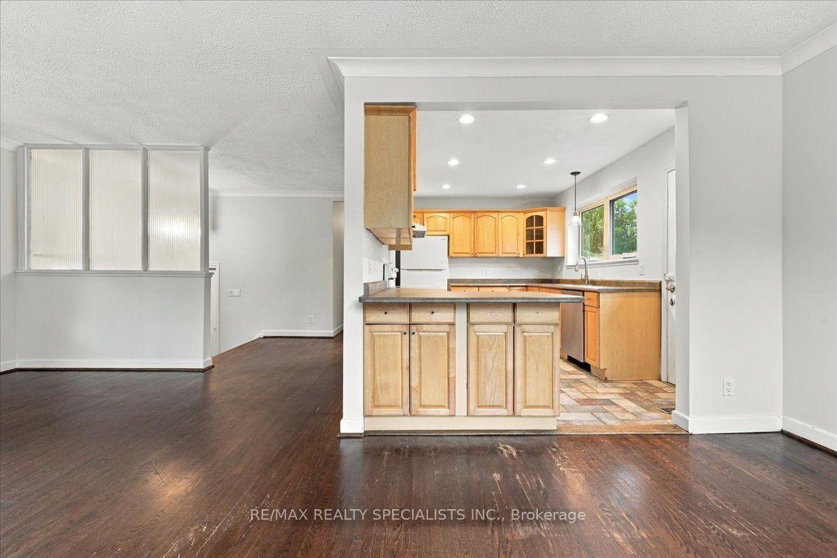 Photo 18 of 1199 Whittington Road, Mississauga, Clarkson — HOMEH
