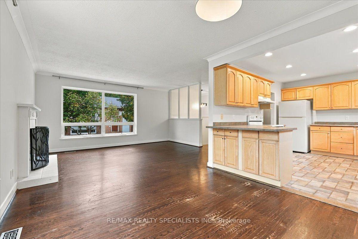 Photo 19 of 1199 Whittington Road, Mississauga, Clarkson — HOMEH