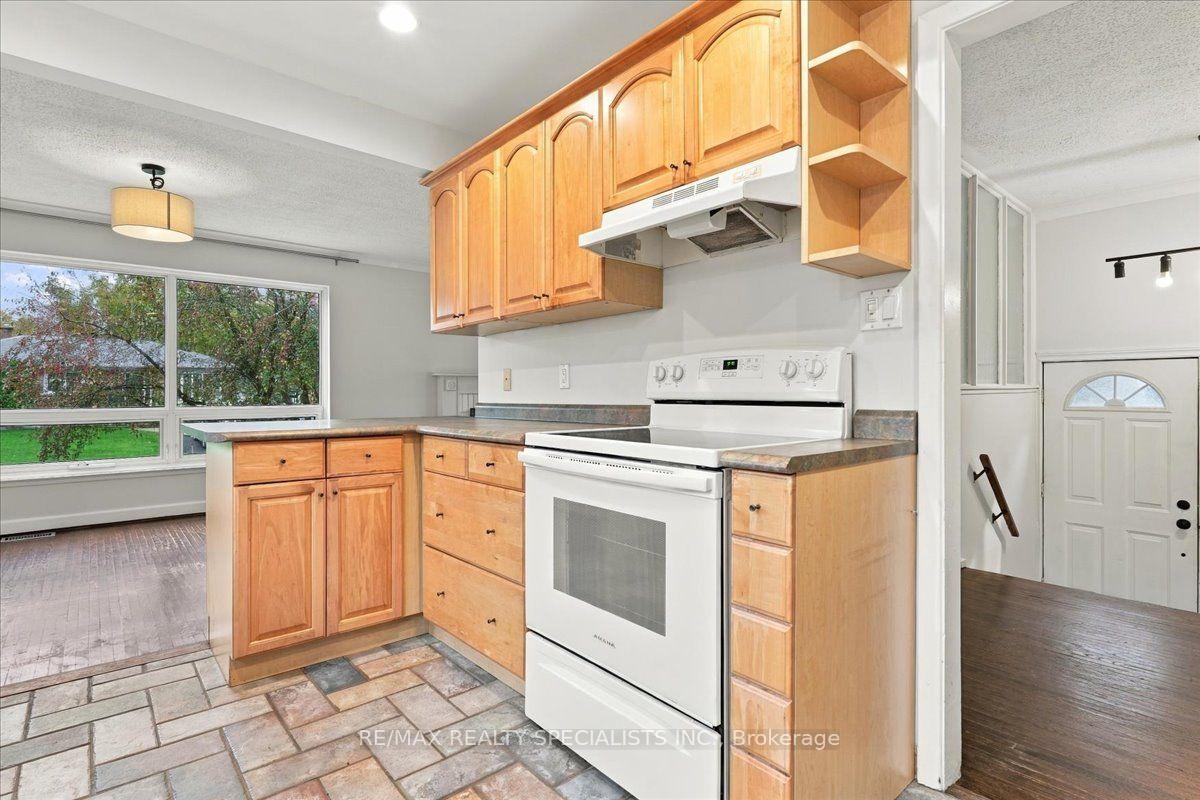 Photo 22 of 1199 Whittington Road, Mississauga, Clarkson — HOMEH