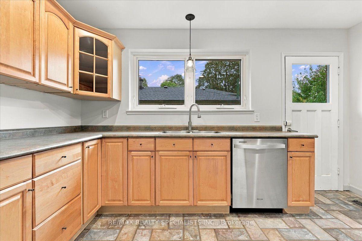 Photo 23 of 1199 Whittington Road, Mississauga, Clarkson — HOMEH