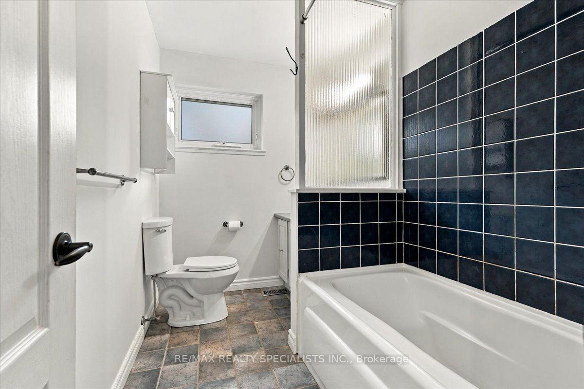 Photo 25 of 1199 Whittington Road, Mississauga, Clarkson — HOMEH
