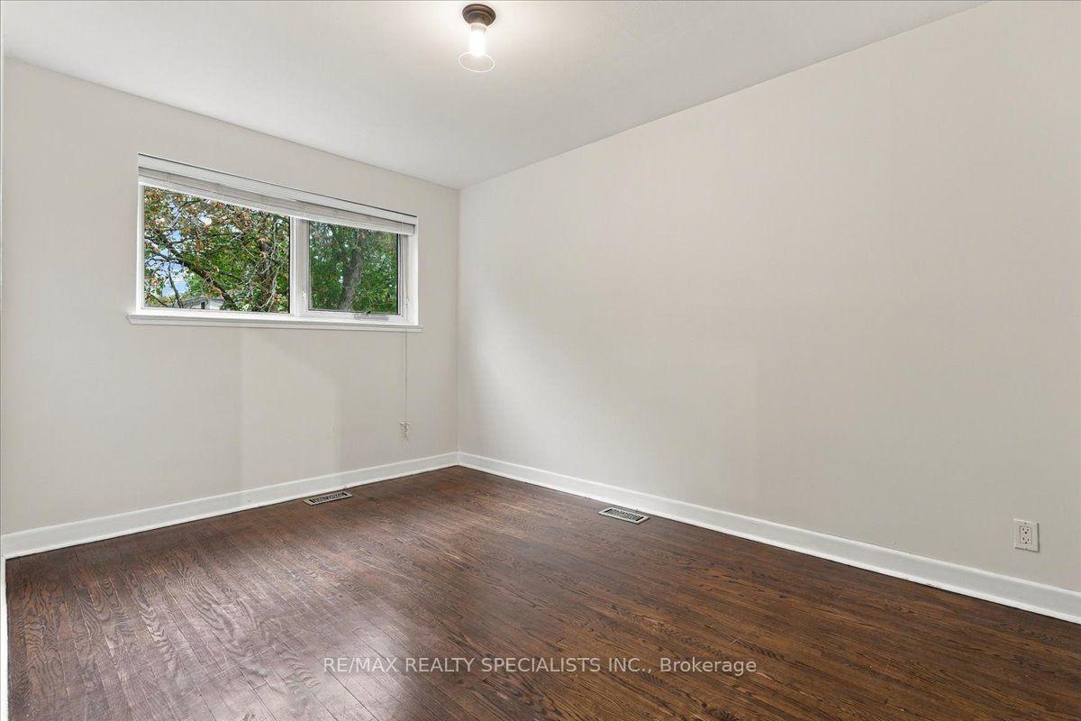Photo 26 of 1199 Whittington Road, Mississauga, Clarkson — HOMEH