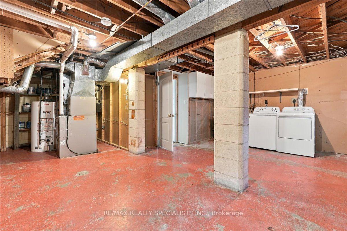 Photo 37 of 1199 Whittington Road, Mississauga, Clarkson — HOMEH