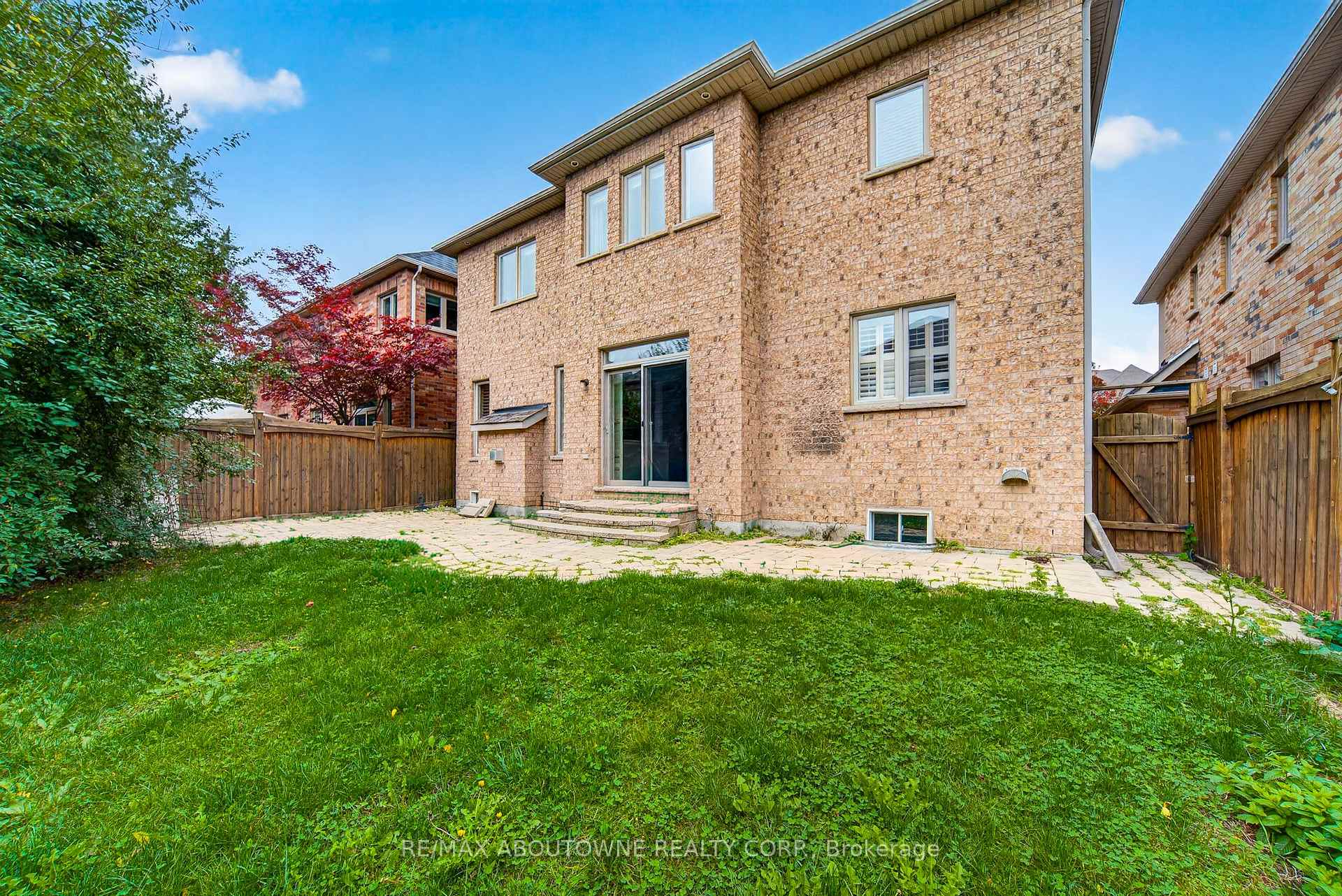 Photo 18 of 2232 Millstone Drive, Oakville, Westmount — HOMEH