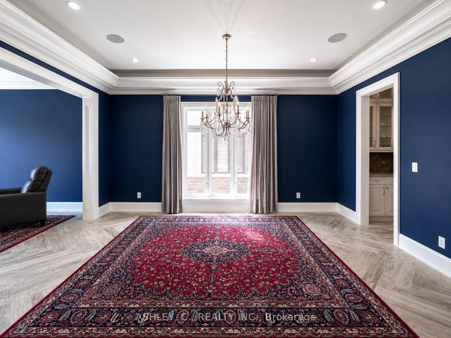 Photo 4 of 2588 Sharon Crescent, Mississauga, Erindale — HOMEH