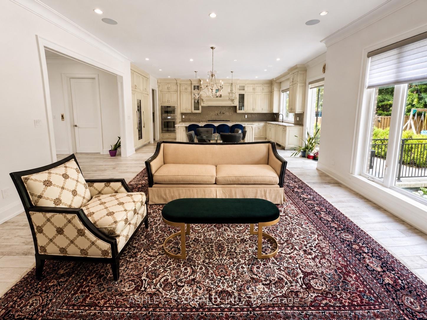Photo 8 of 2588 Sharon Crescent, Mississauga, Erindale — HOMEH
