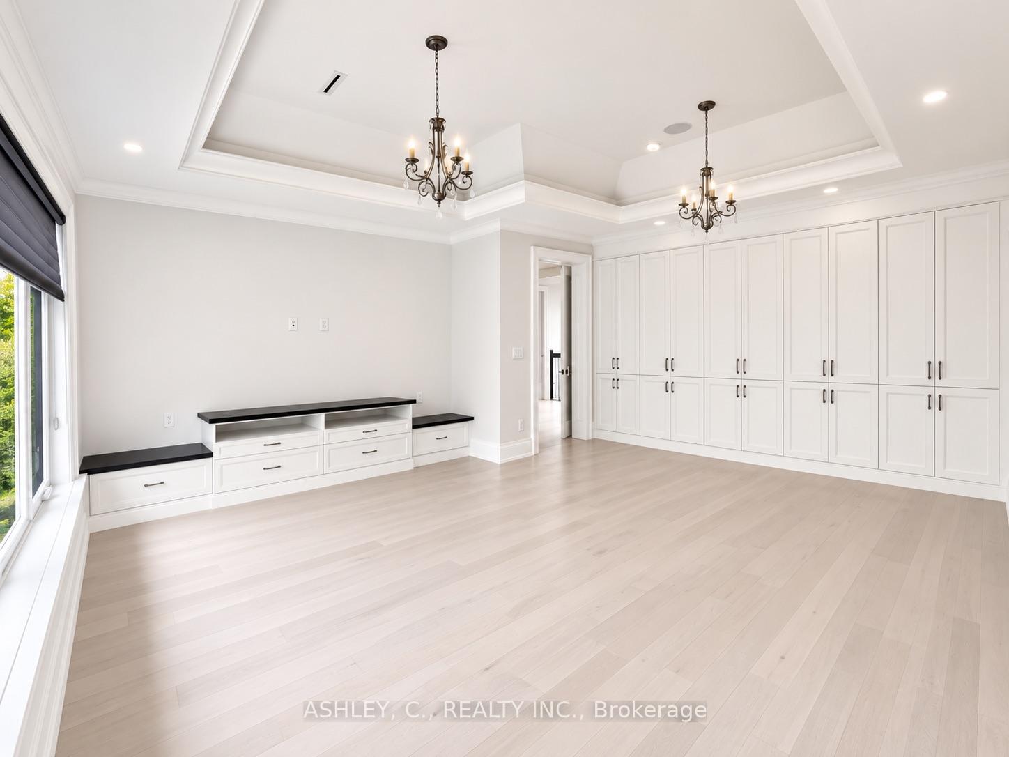 Photo 15 of 2588 Sharon Crescent, Mississauga, Erindale — HOMEH