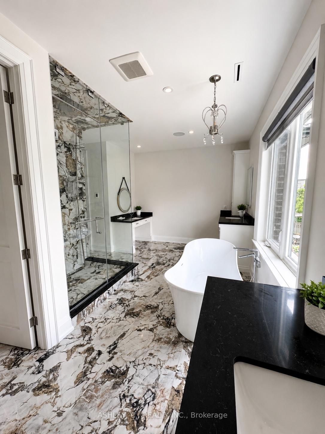 Photo 18 of 2588 Sharon Crescent, Mississauga, Erindale — HOMEH