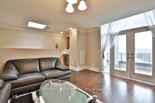 Photo 13 of 9 Greenview Avenue, North York, Newtonbrook West — HOMEH