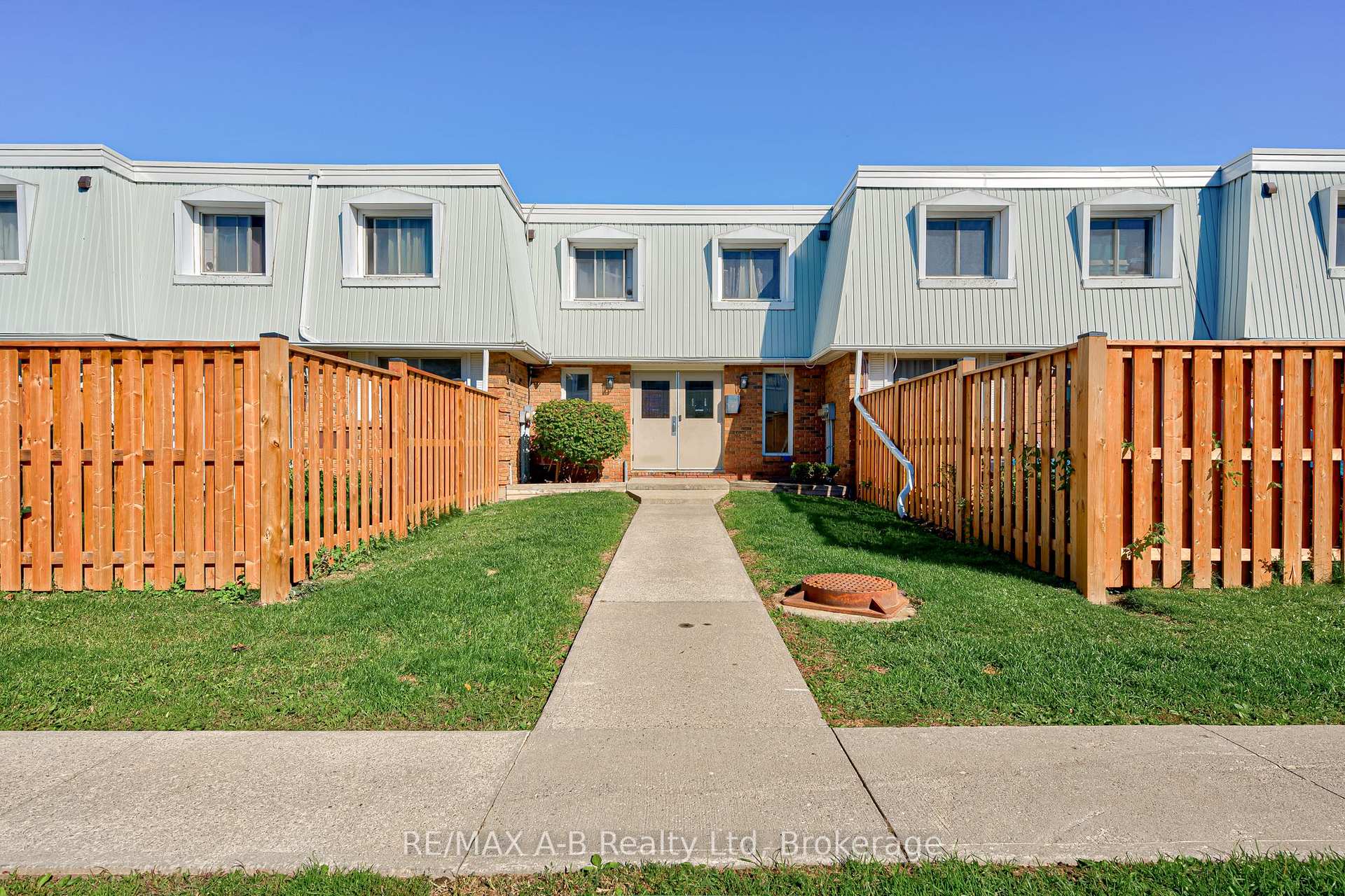 Photo 1 of Unit 7, 300 Traynor Avenue, Kitchener, Vanier - Kitchener — HOMEH