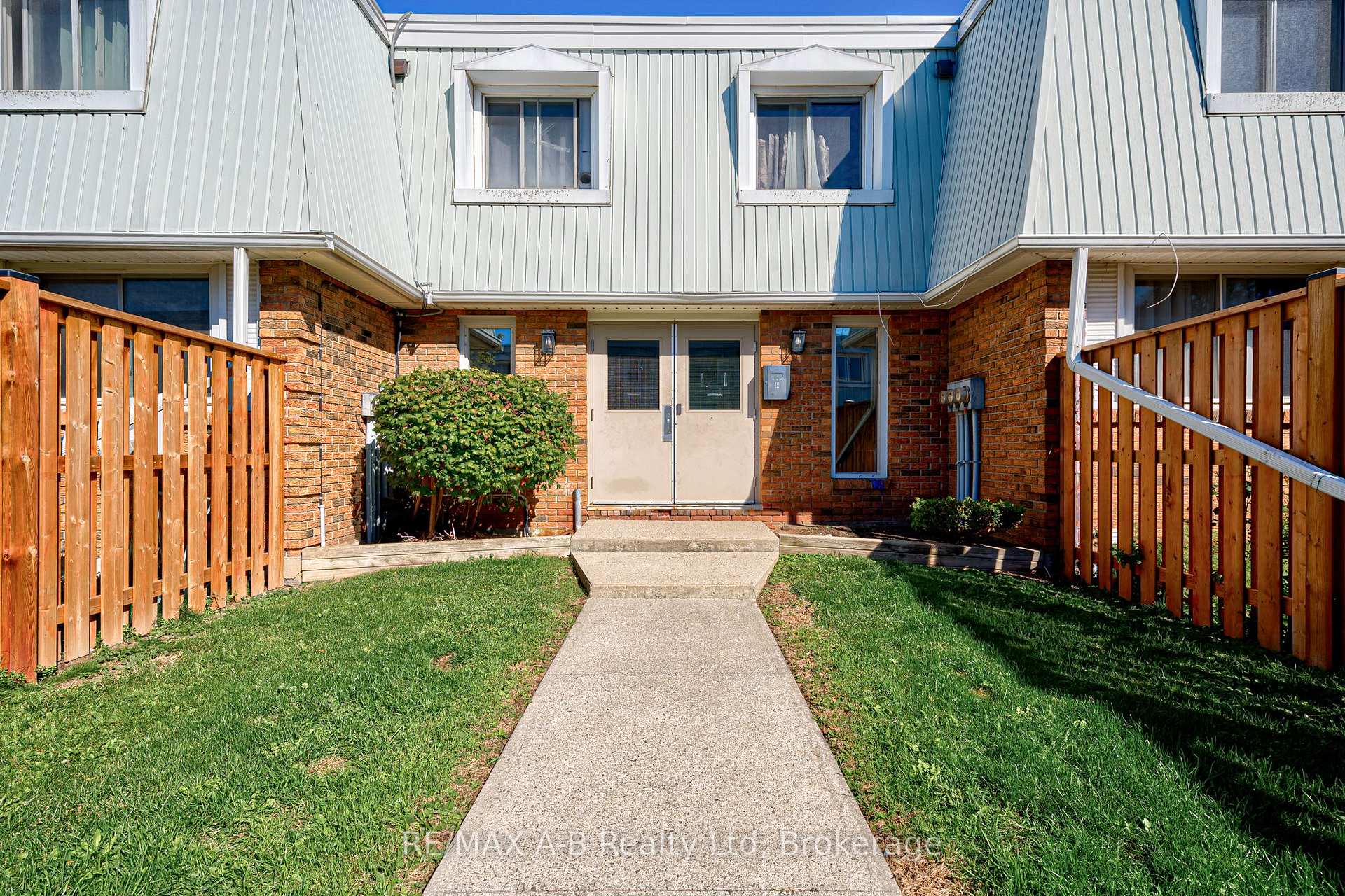 Photo 3 of Unit 7, 300 Traynor Avenue, Kitchener, Vanier - Kitchener — HOMEH