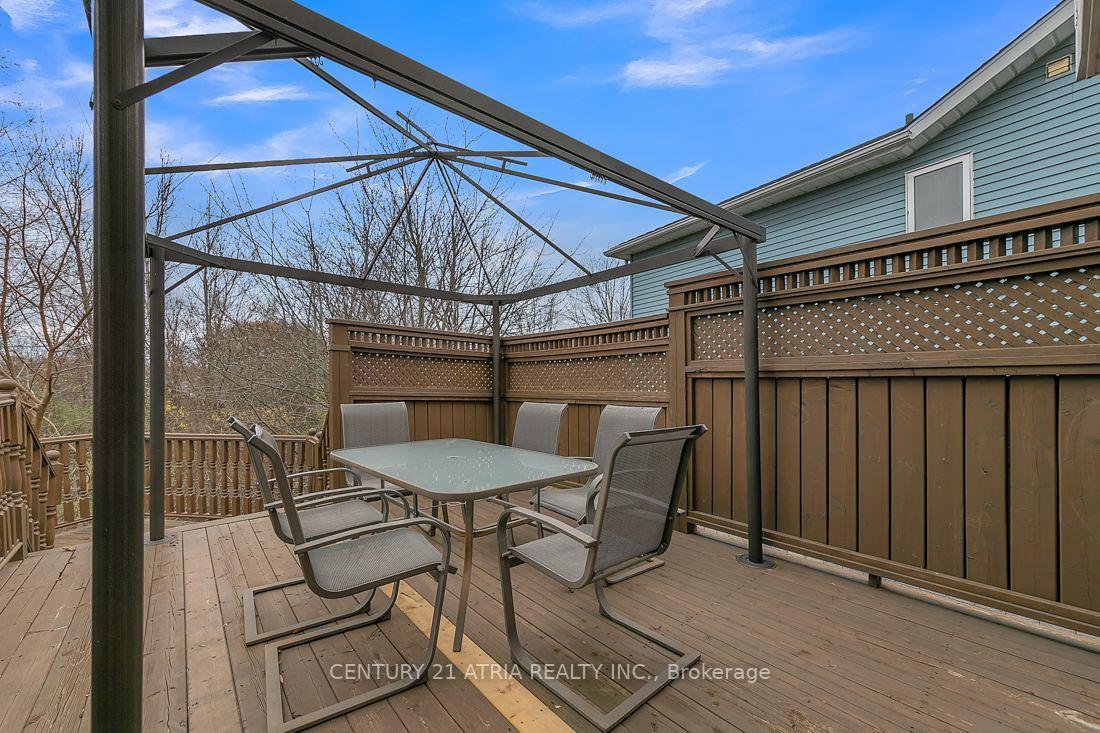 Photo 13 of 51 Oliver Court, Kitchener, Highland West — HOMEH