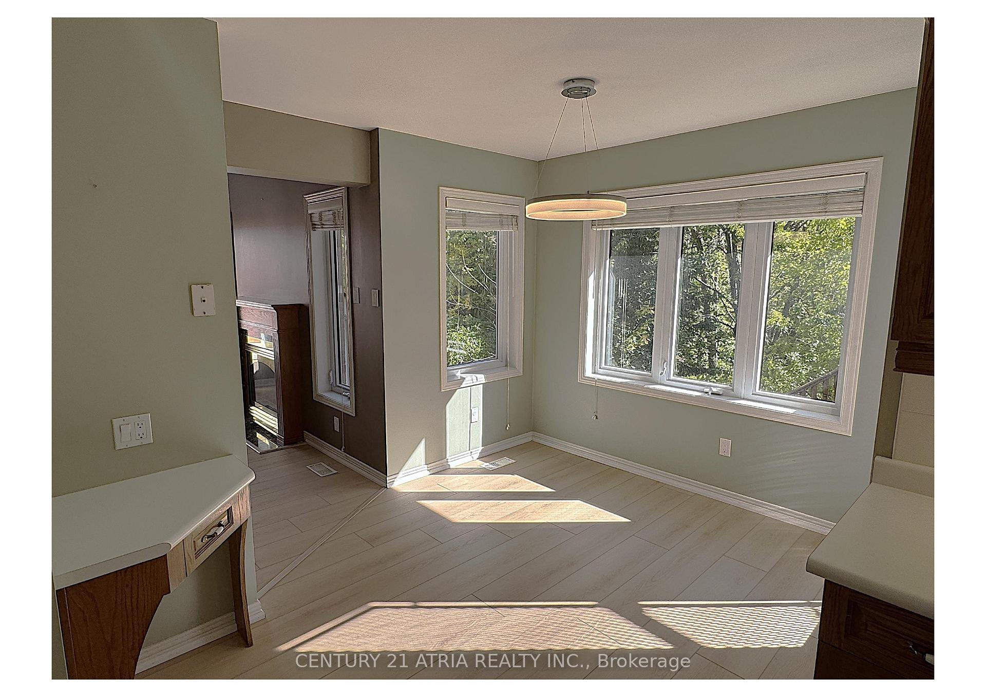 Photo 14 of 51 Oliver Court, Kitchener, Highland West — HOMEH