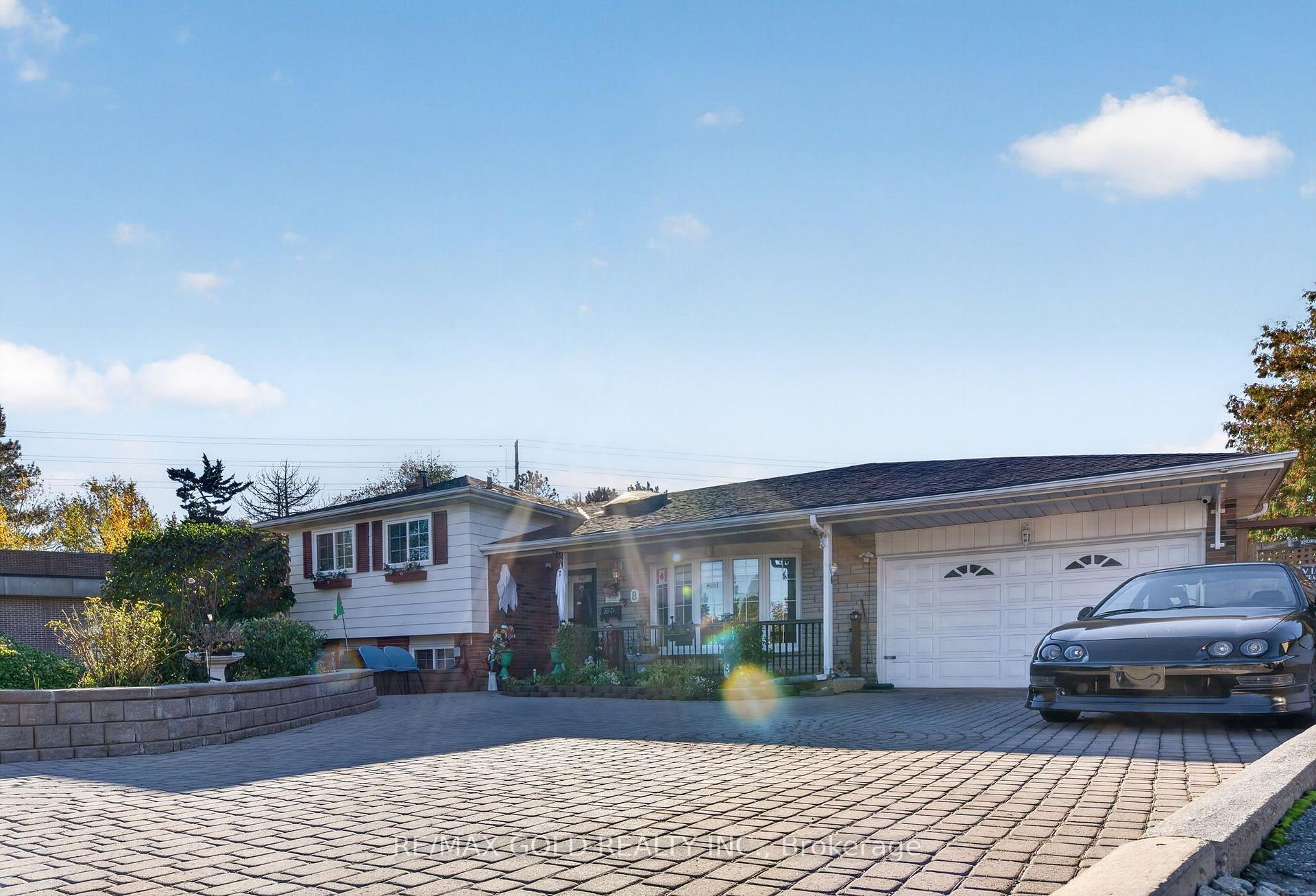 Photo 9 of 8 Easton Place, Brampton, Southgate — HOMEH