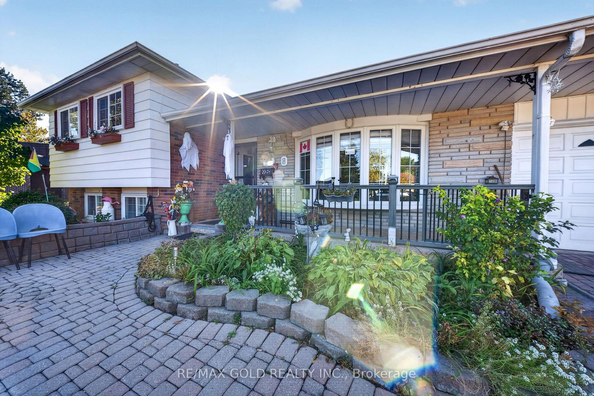 Photo 11 of 8 Easton Place, Brampton, Southgate — HOMEH