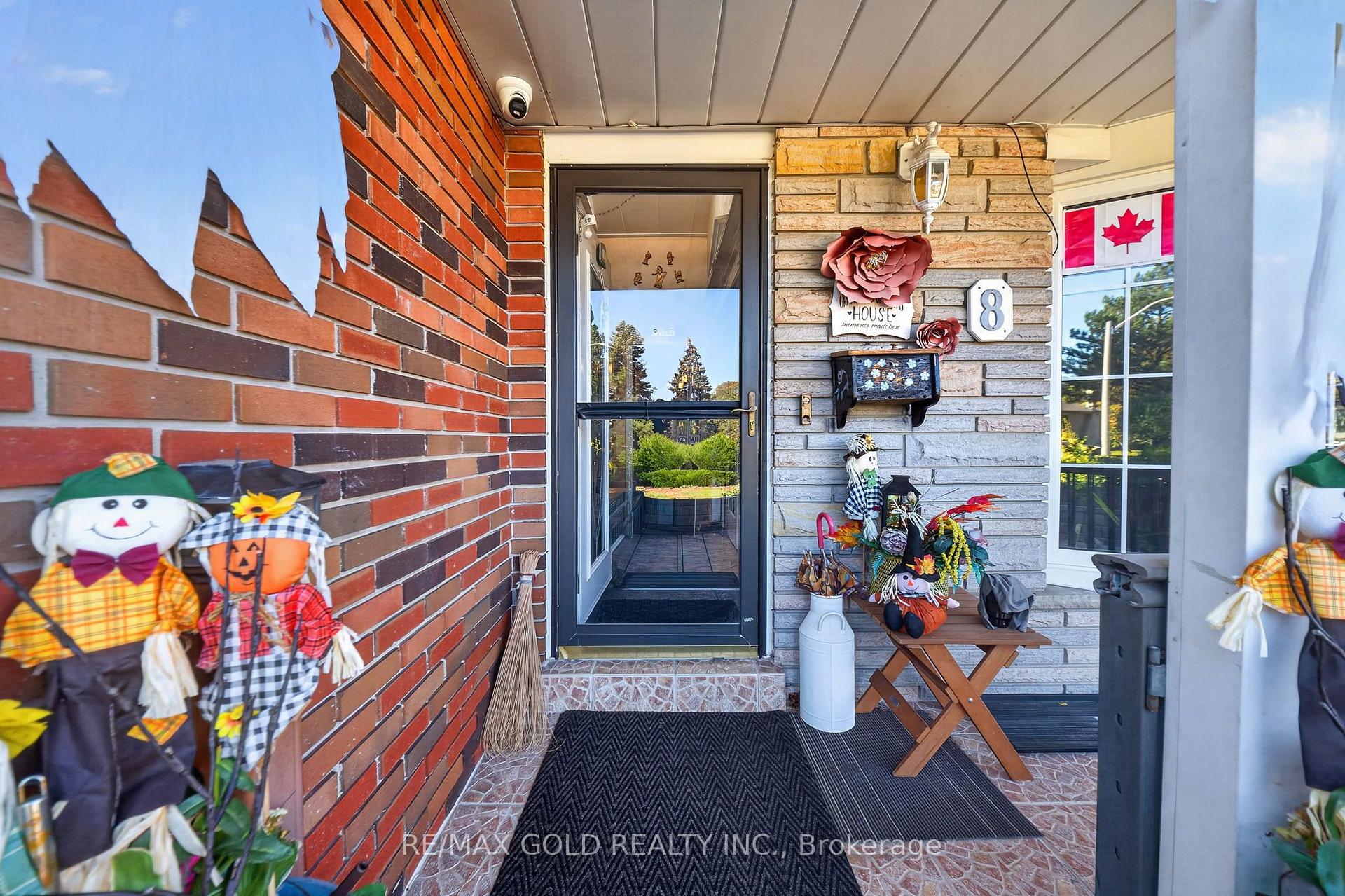 Photo 12 of 8 Easton Place, Brampton, Southgate — HOMEH