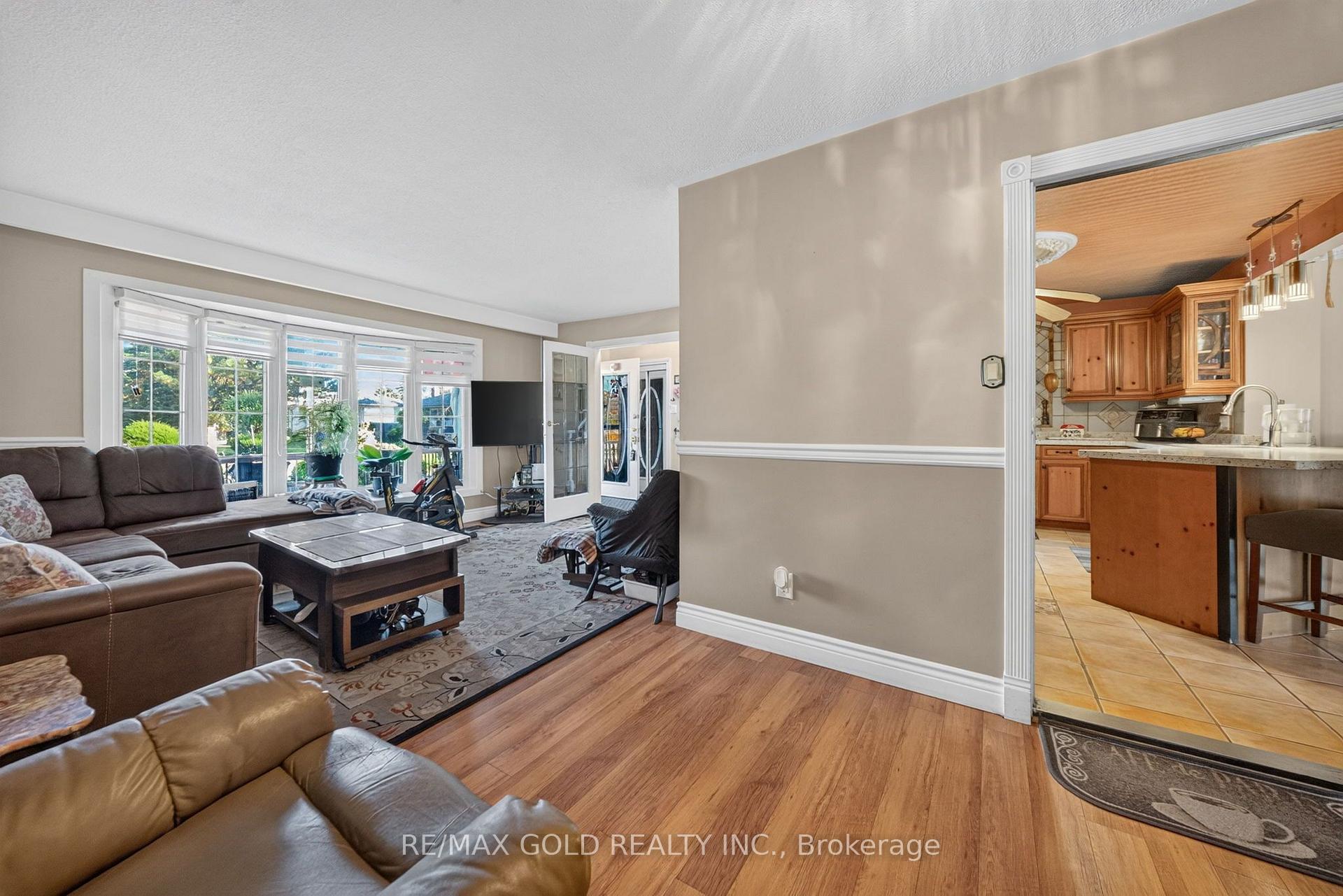 Photo 15 of 8 Easton Place, Brampton, Southgate — HOMEH