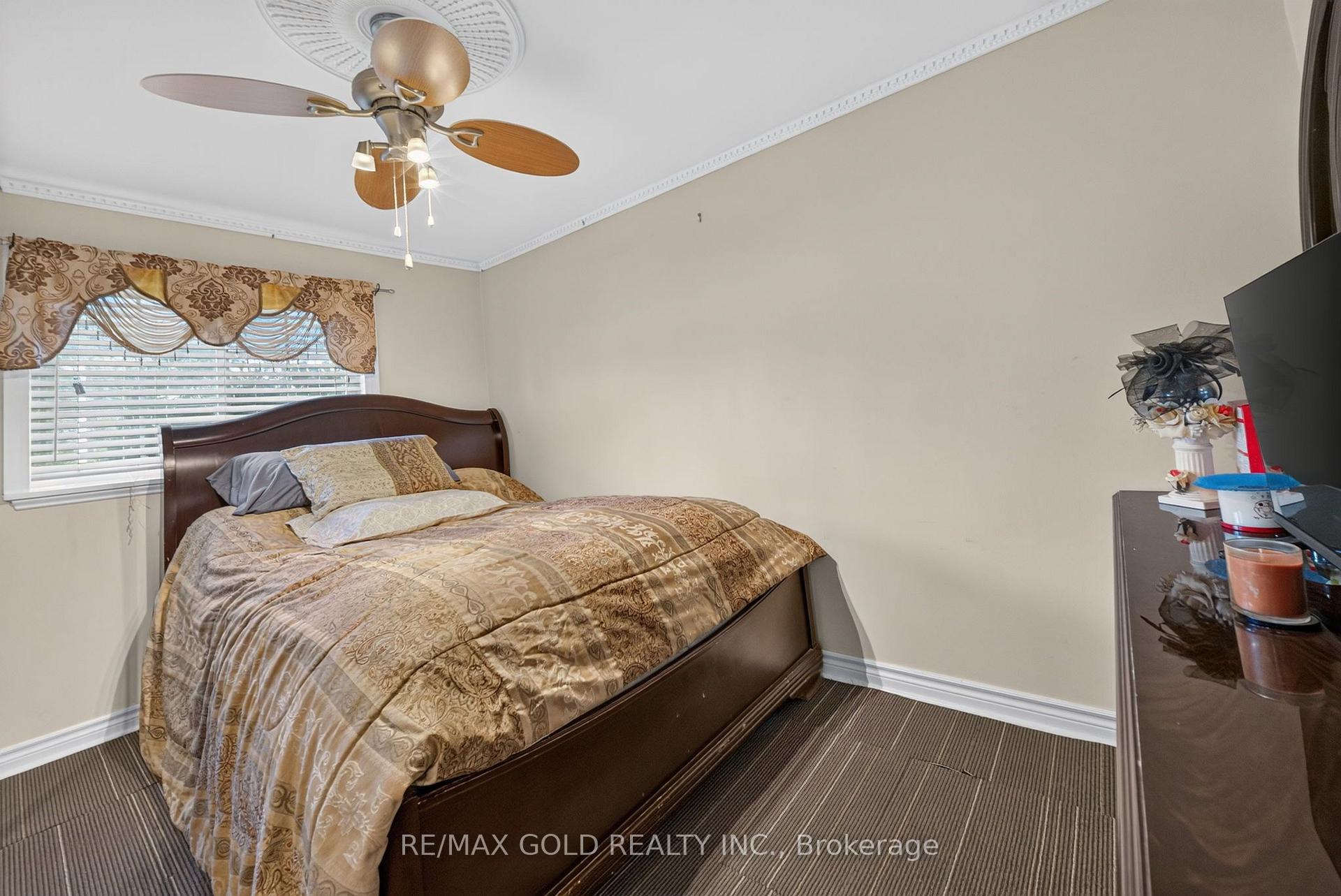 Photo 30 of 8 Easton Place, Brampton, Southgate — HOMEH