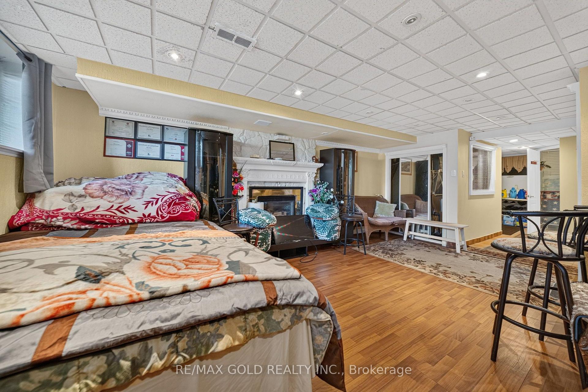 Photo 36 of 8 Easton Place, Brampton, Southgate — HOMEH