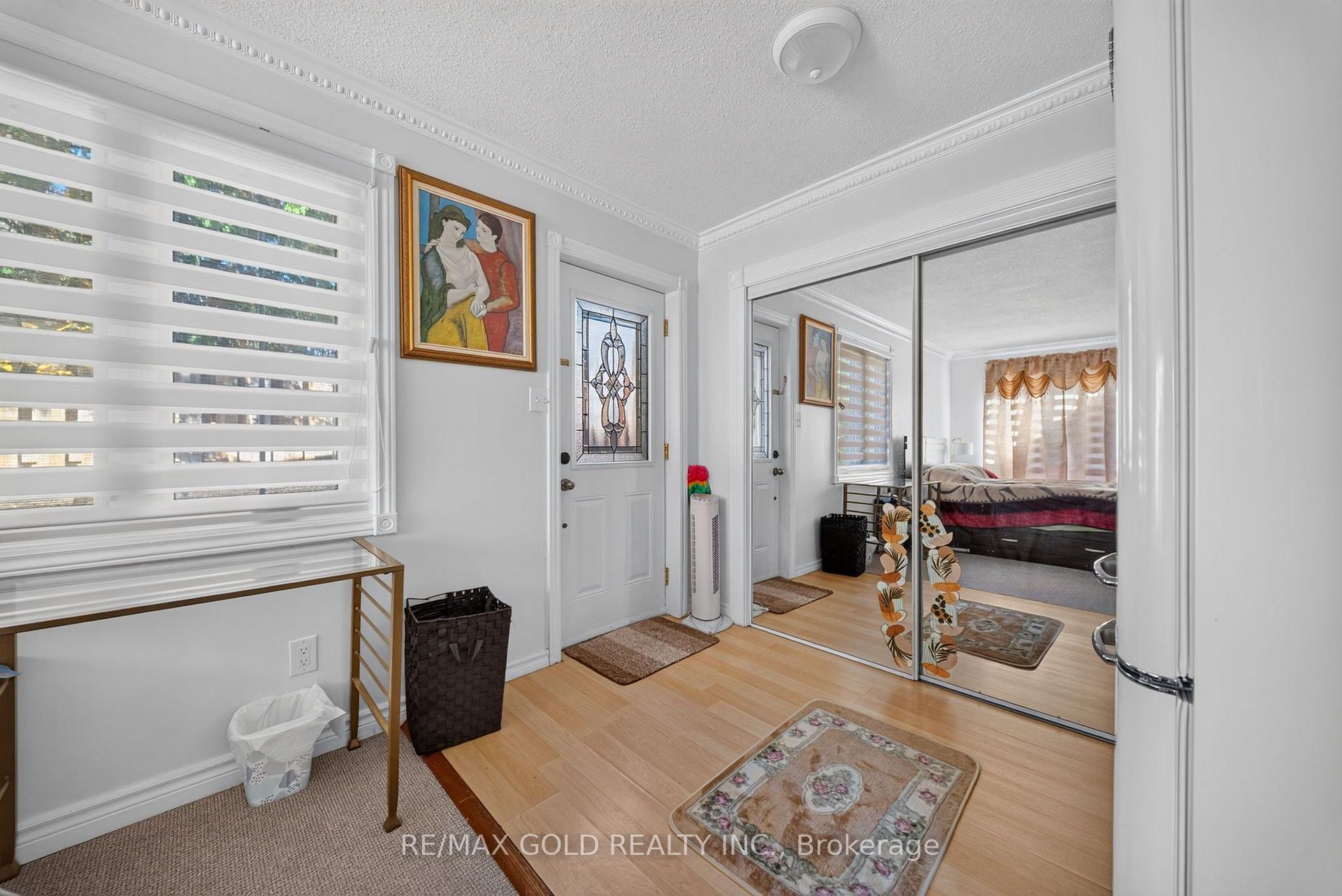 Photo 38 of 8 Easton Place, Brampton, Southgate — HOMEH