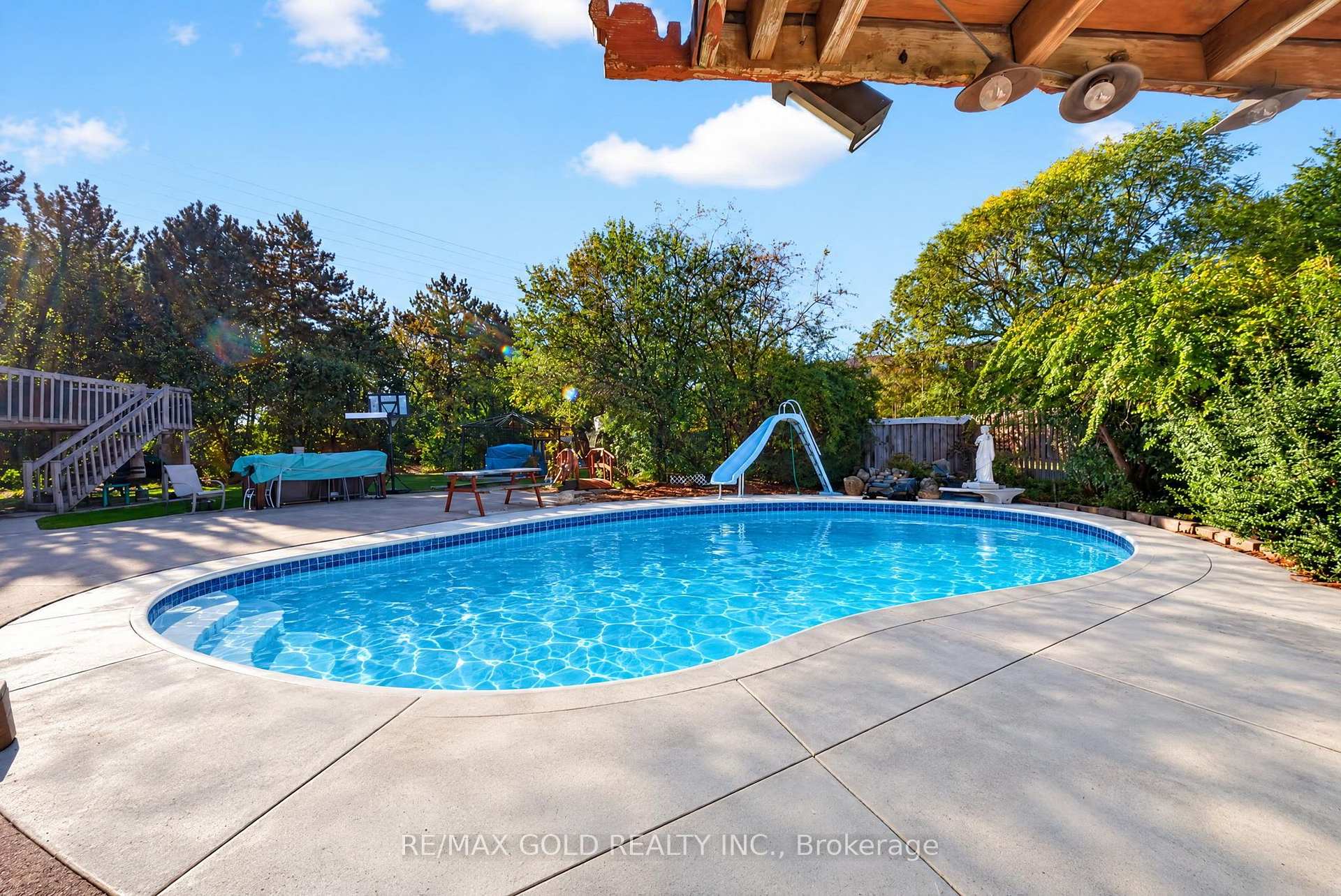Photo 44 of 8 Easton Place, Brampton, Southgate — HOMEH
