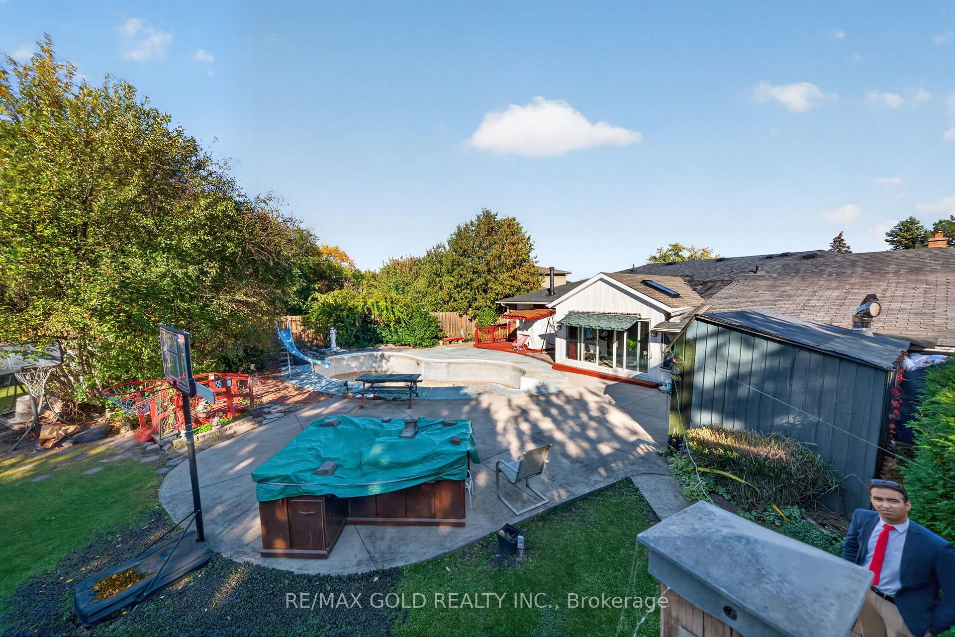 Photo 49 of 8 Easton Place, Brampton, Southgate — HOMEH