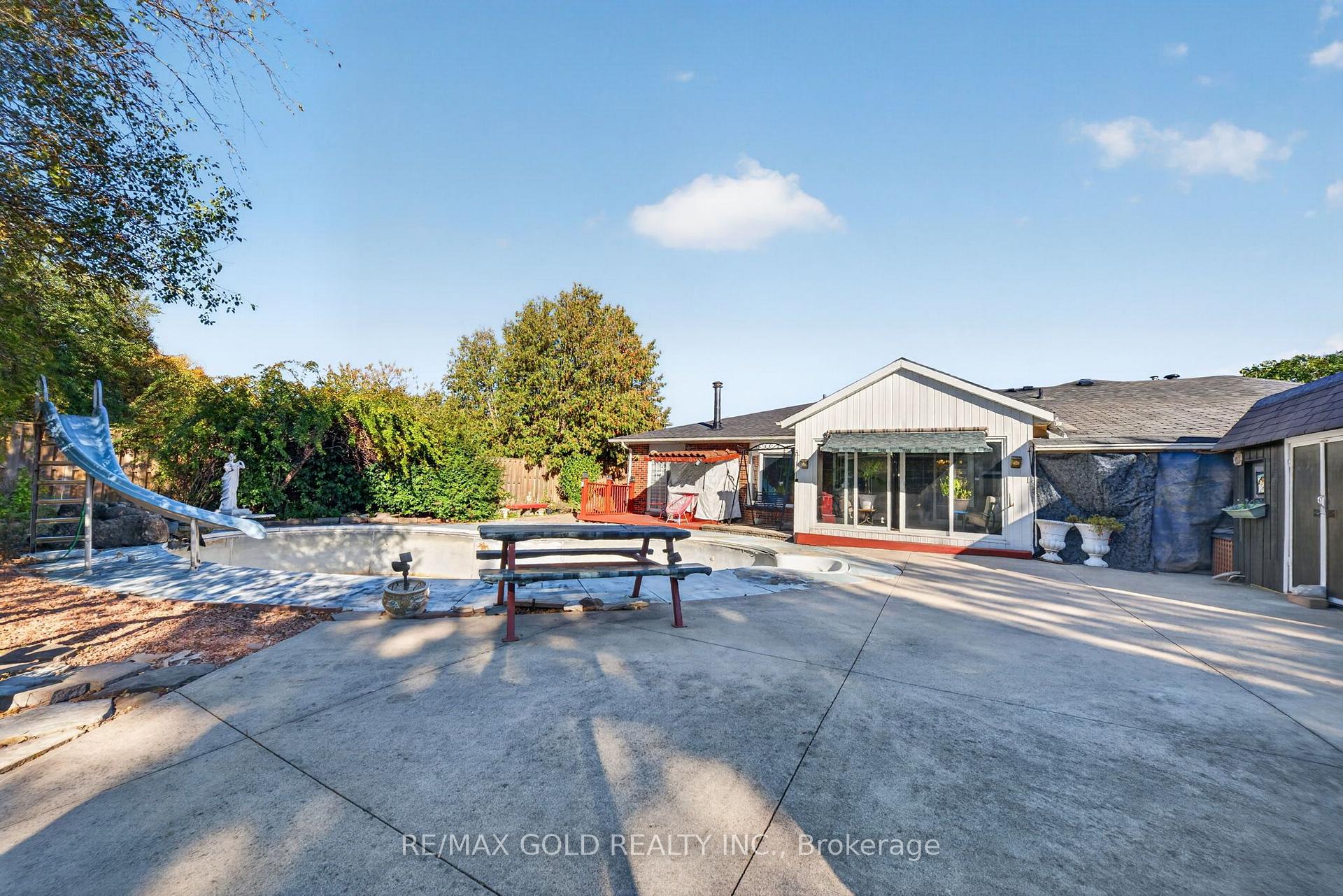 Photo 47 of 8 Easton Place, Brampton, Southgate — HOMEH