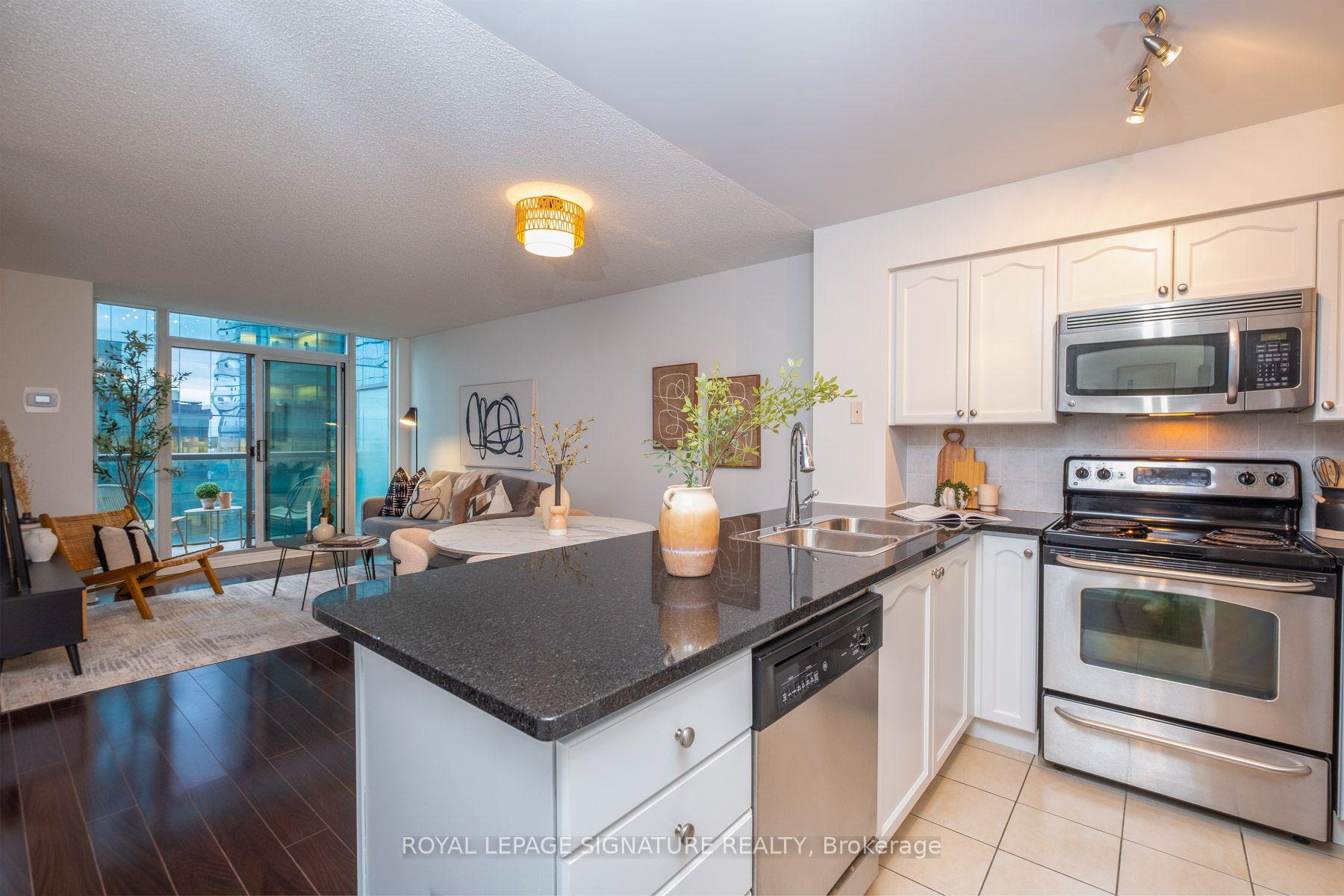 Photo 3 of Unit PH03, 30 Grand Trunk Crescent, Toronto, Waterfront Communities — HOMEH