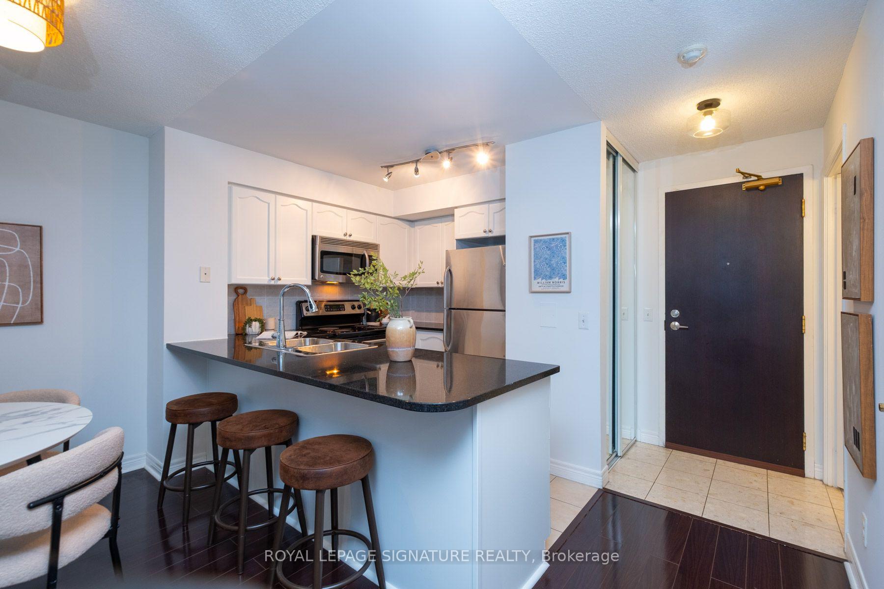 Photo 4 of Unit PH03, 30 Grand Trunk Crescent, Toronto, Waterfront Communities — HOMEH