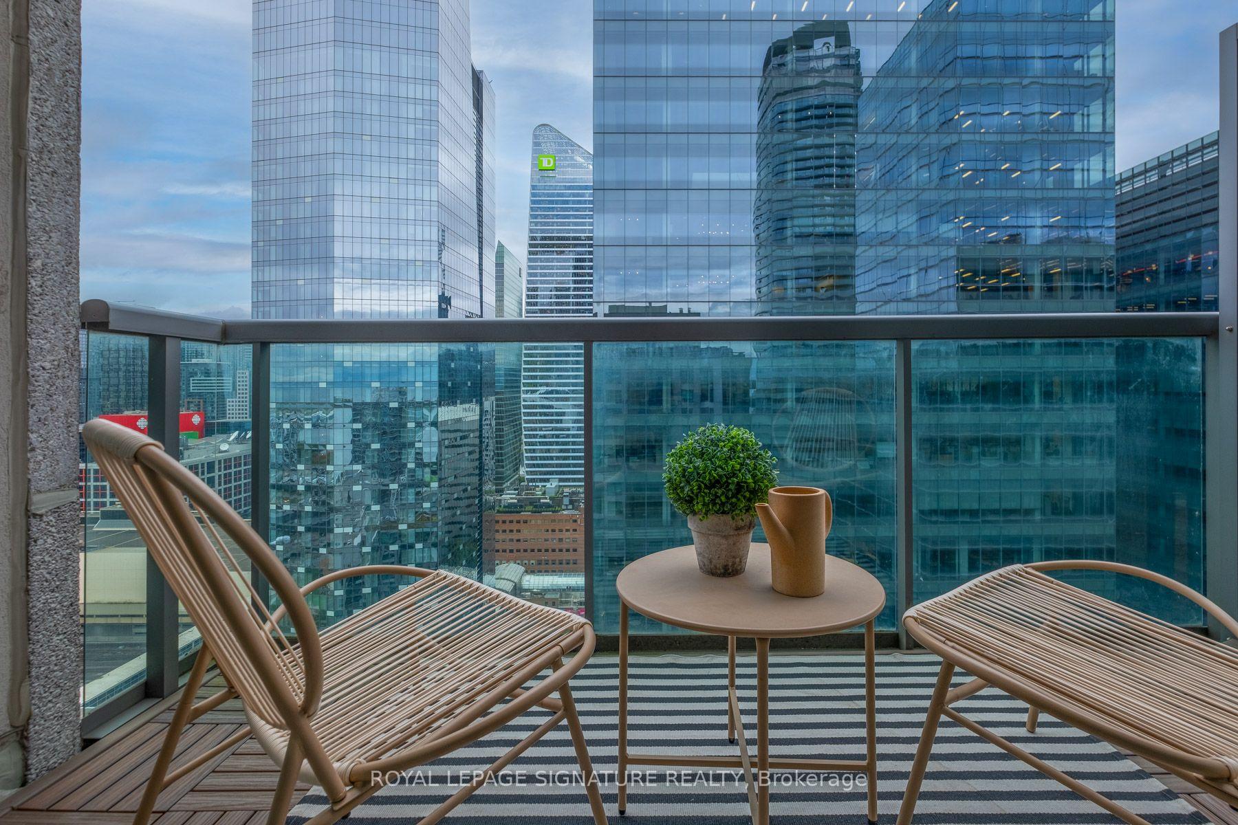 Photo 15 of Unit PH03, 30 Grand Trunk Crescent, Toronto, Waterfront Communities — HOMEH