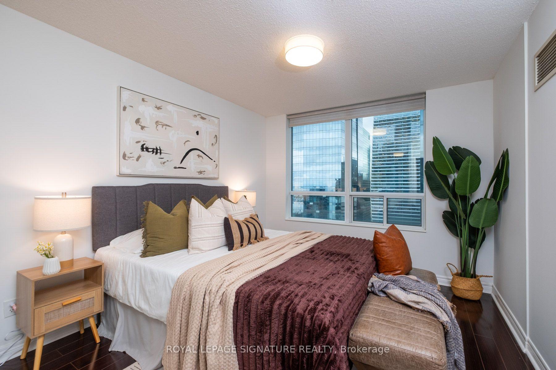 Photo 17 of Unit PH03, 30 Grand Trunk Crescent, Toronto, Waterfront Communities — HOMEH