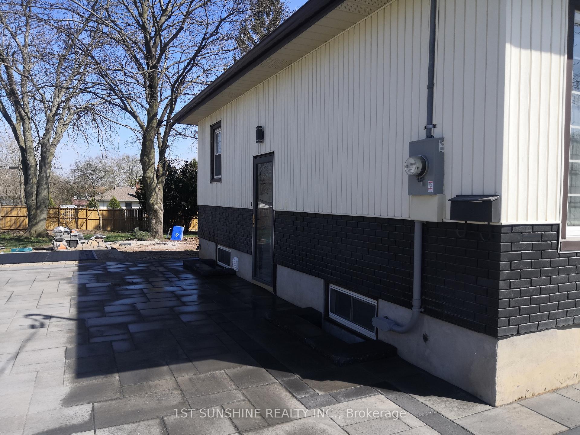 Photo 2 of Unit #BSMT, 8 Frederick Street, St. Catharines, Western Hill — HOMEH