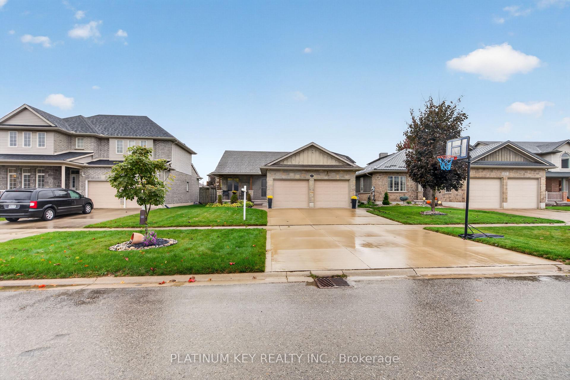 Photo 2 of 277 Thorne Drive, Strathroy-Caradoc, NE — HOMEH