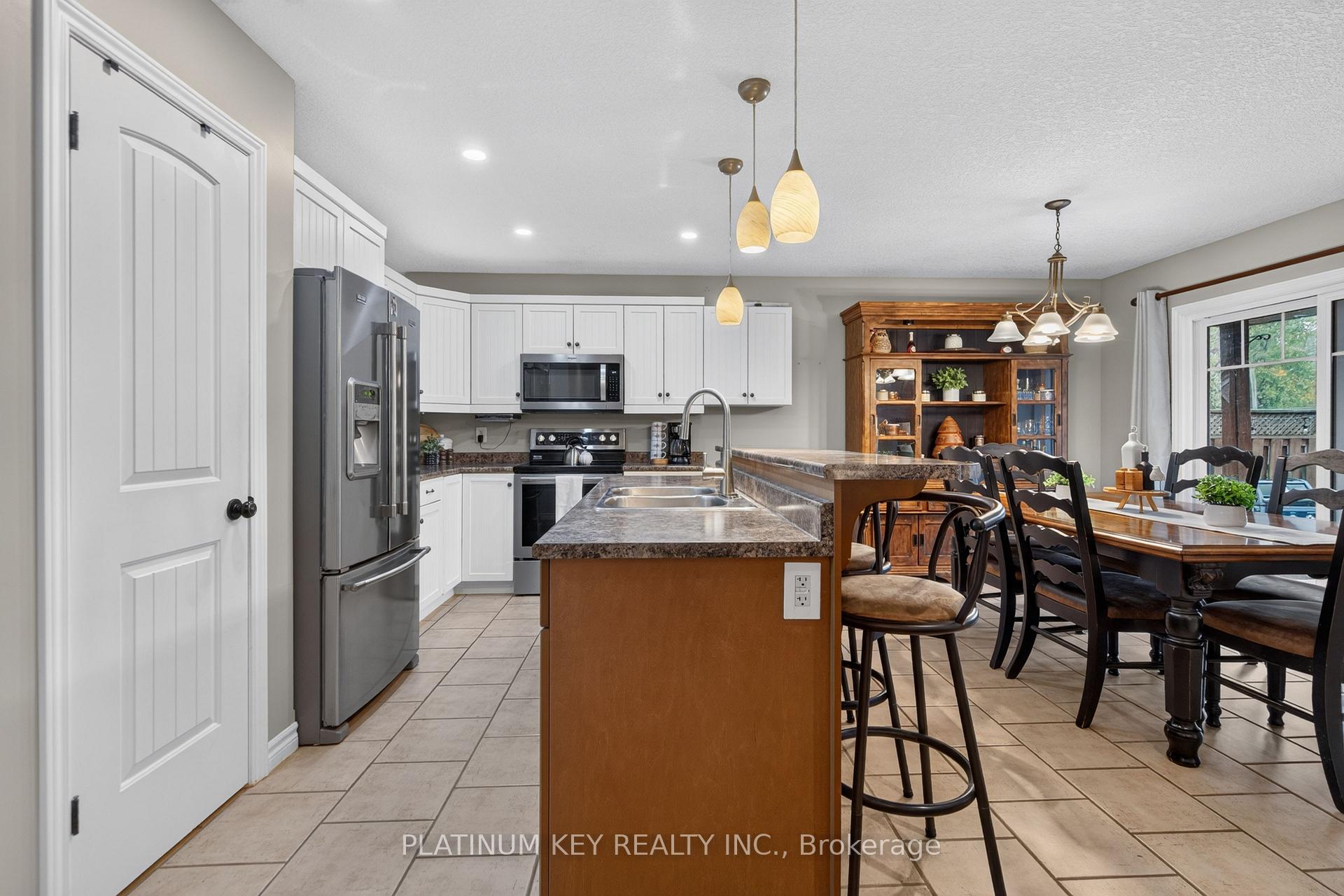 Photo 9 of 277 Thorne Drive, Strathroy-Caradoc, NE — HOMEH