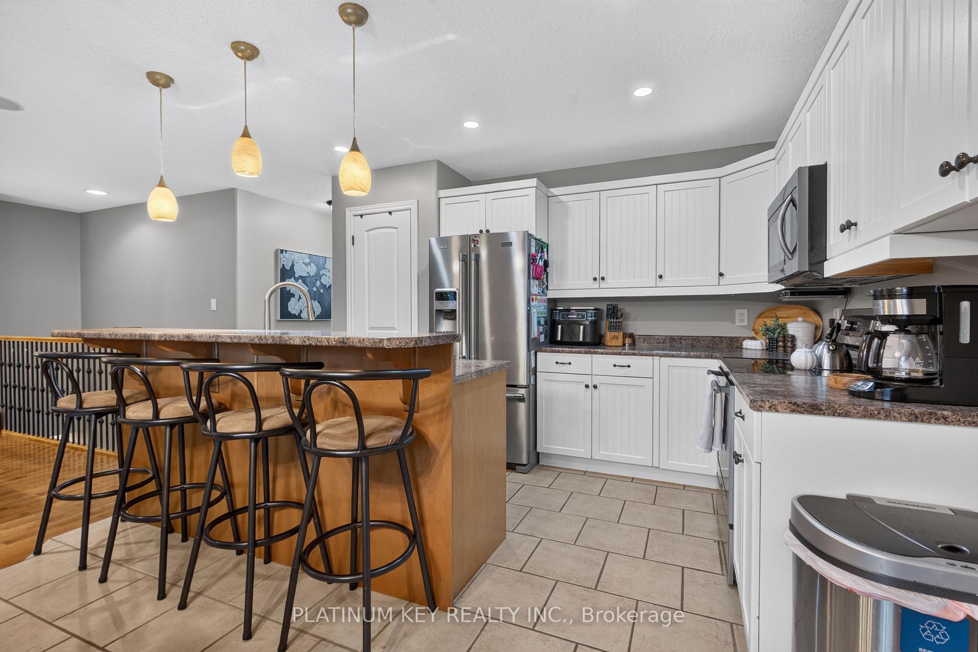 Photo 11 of 277 Thorne Drive, Strathroy-Caradoc, NE — HOMEH
