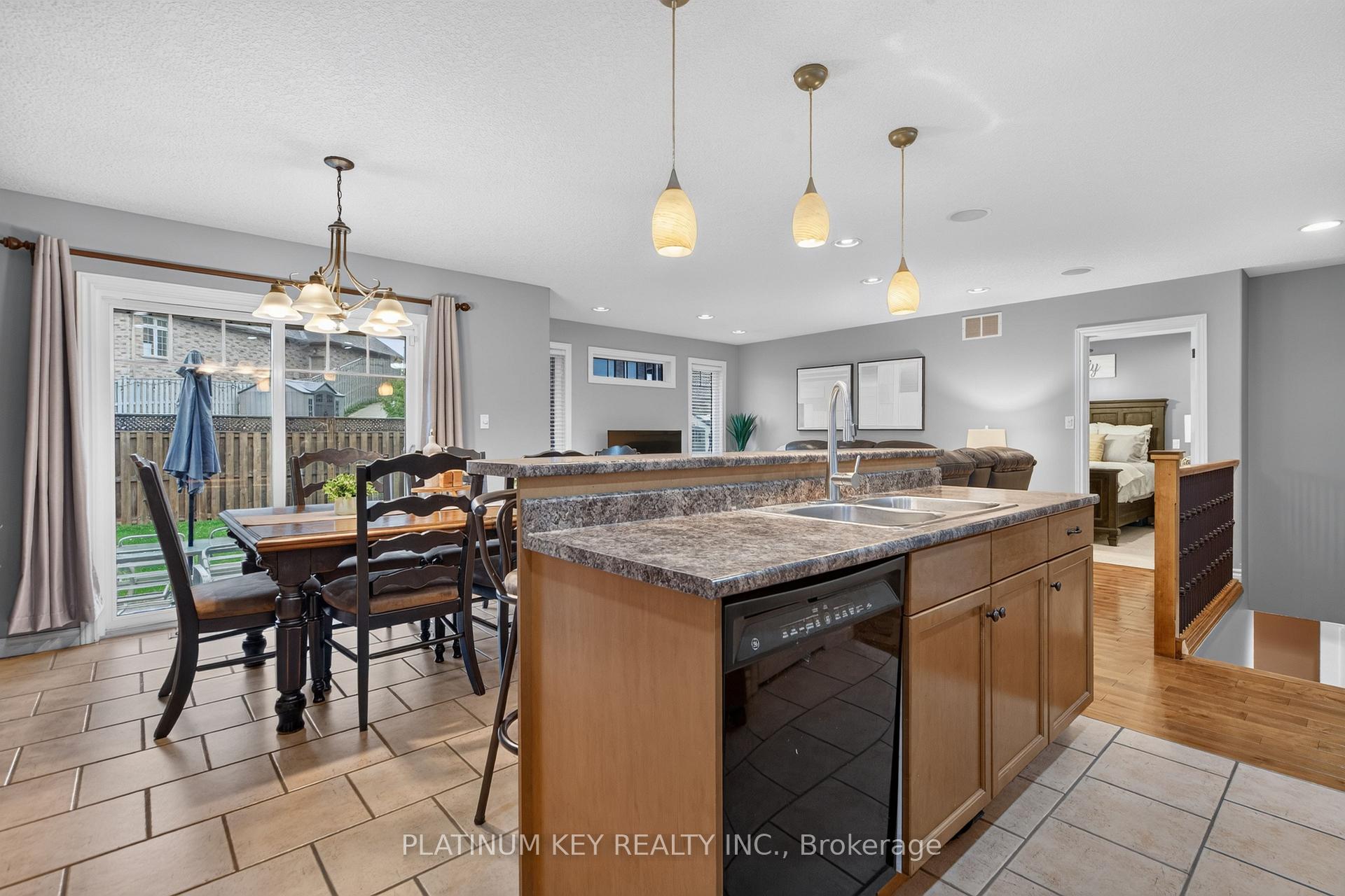 Photo 13 of 277 Thorne Drive, Strathroy-Caradoc, NE — HOMEH