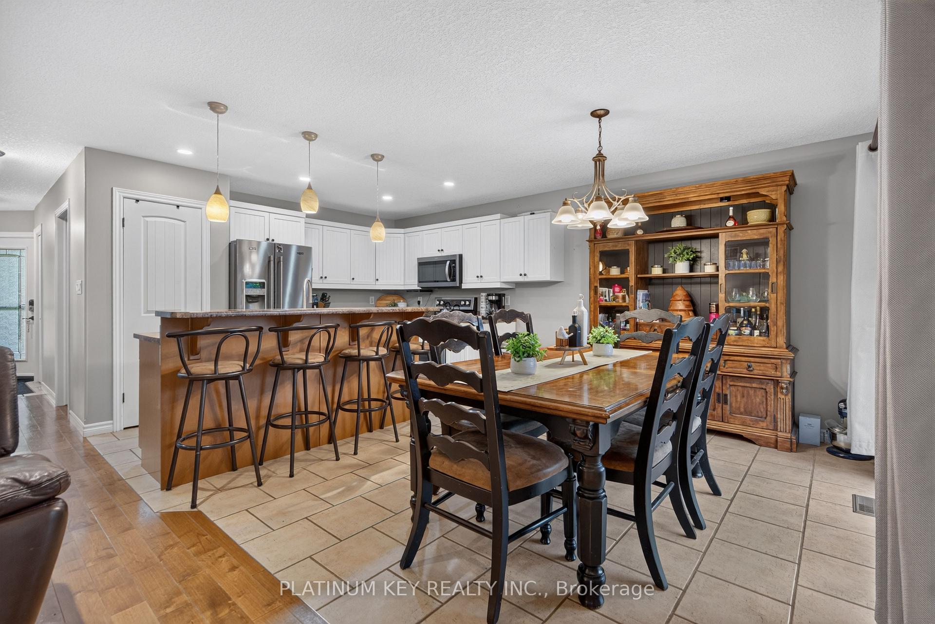 Photo 16 of 277 Thorne Drive, Strathroy-Caradoc, NE — HOMEH