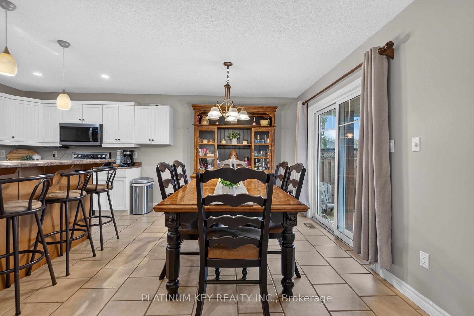 Photo 17 of 277 Thorne Drive, Strathroy-Caradoc, NE — HOMEH