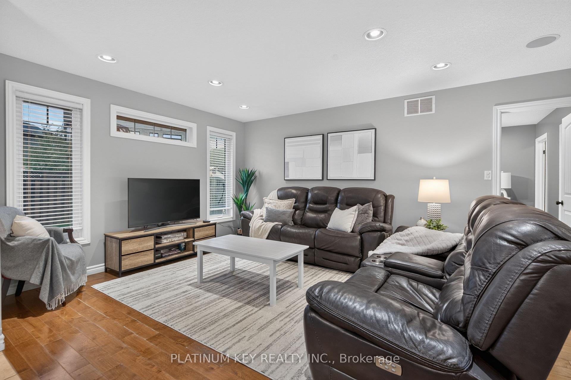 Photo 5 of 277 Thorne Drive, Strathroy-Caradoc, NE — HOMEH