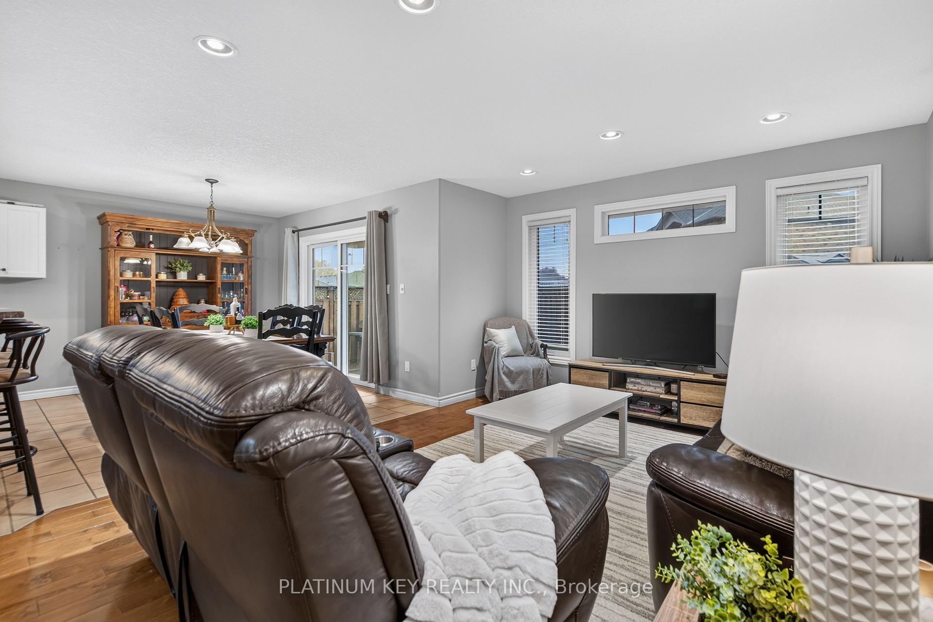 Photo 7 of 277 Thorne Drive, Strathroy-Caradoc, NE — HOMEH