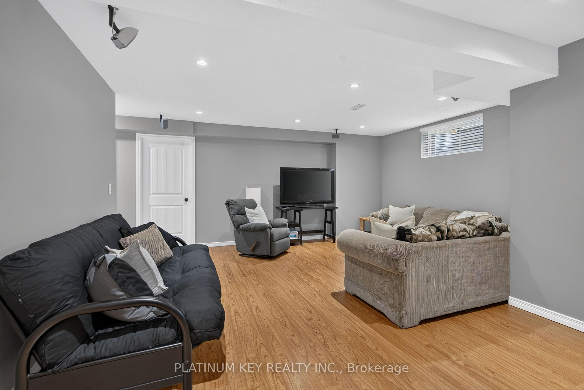 Photo 34 of 277 Thorne Drive, Strathroy-Caradoc, NE — HOMEH